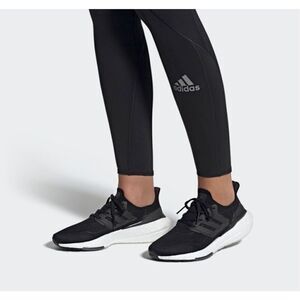 adidas Ultraboost 21 Shoes Women's size 9